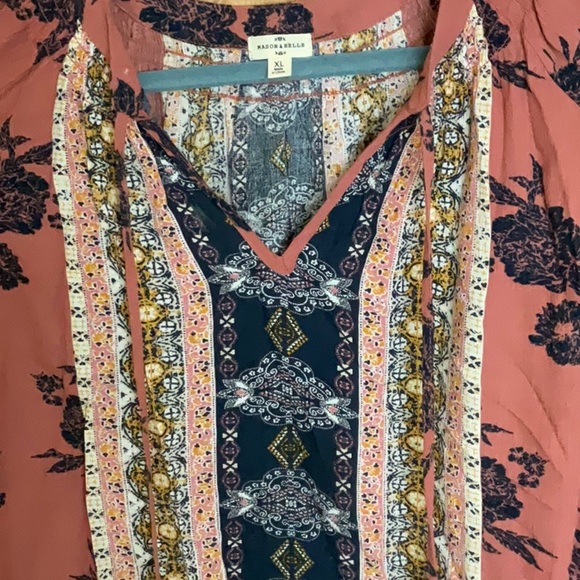 Cute tunic from Stitch Fix - Picture 3 of 3